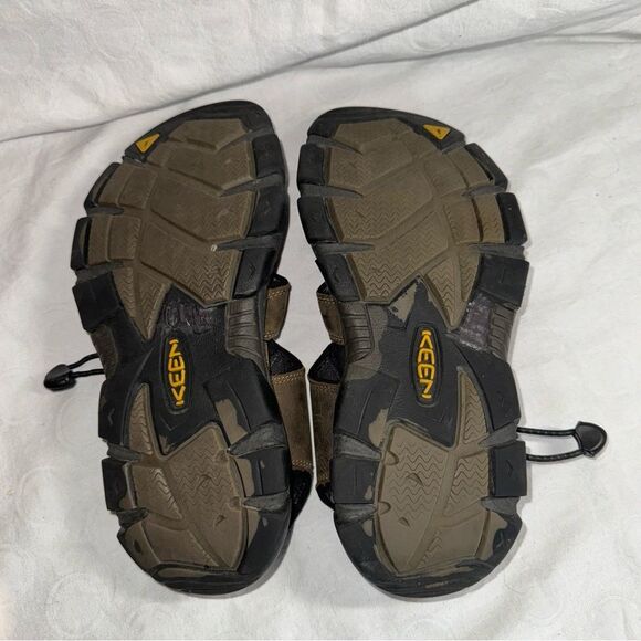 Sandals_&_Flip_Flops